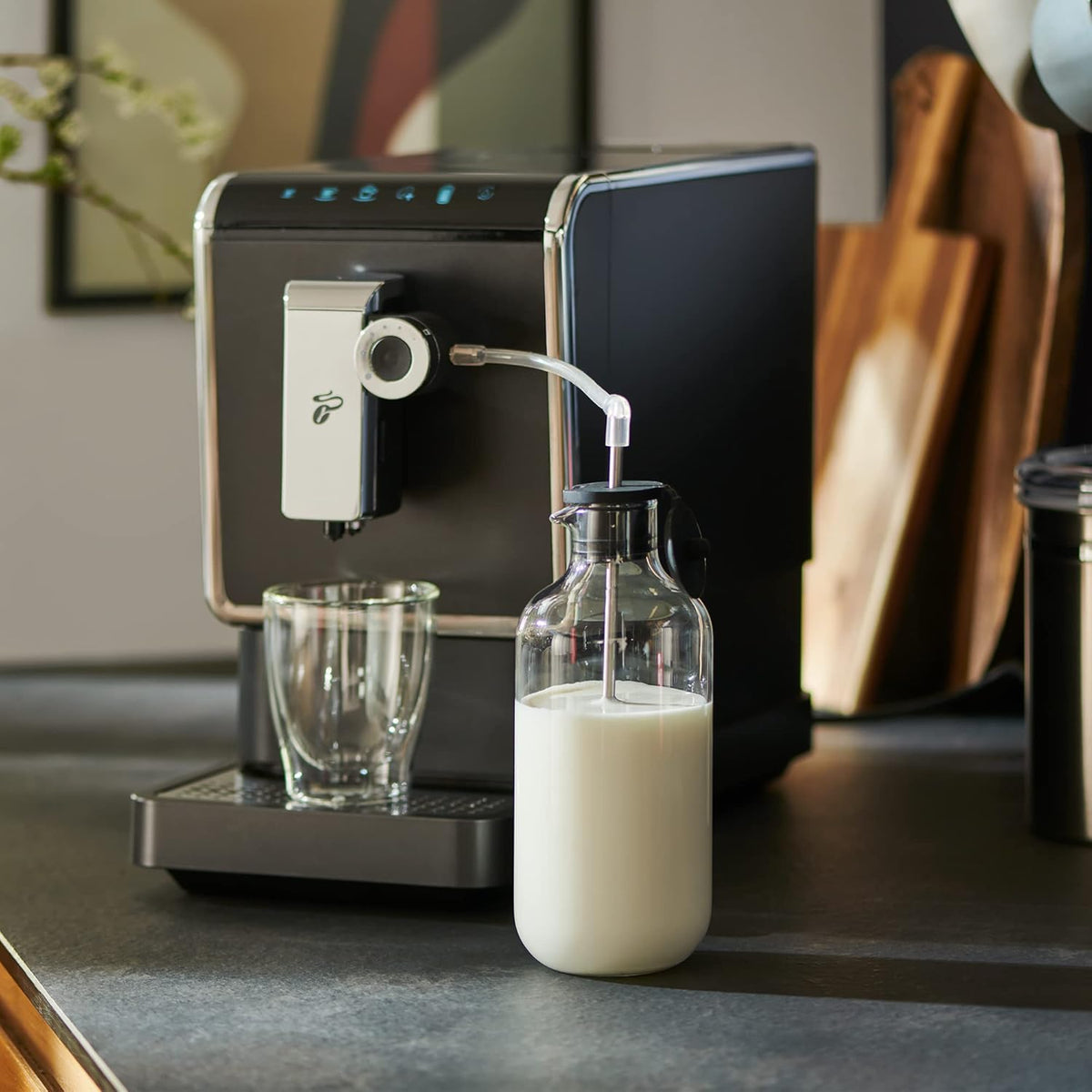 Tchibo Kaffeevollautomat Esperto Pro mit One Touch Funktion für Caffè Crema, Espresso und Milchspezialitäten, Anthrazit