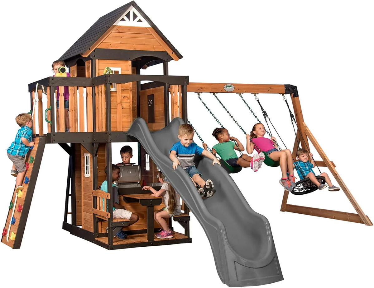 2025 Backyard Discovery Canyon Creek Set de Juego Exterior en Madera de Cedro con Tobogán, Casa en el Árbol, Columpios y Pared de Escalada