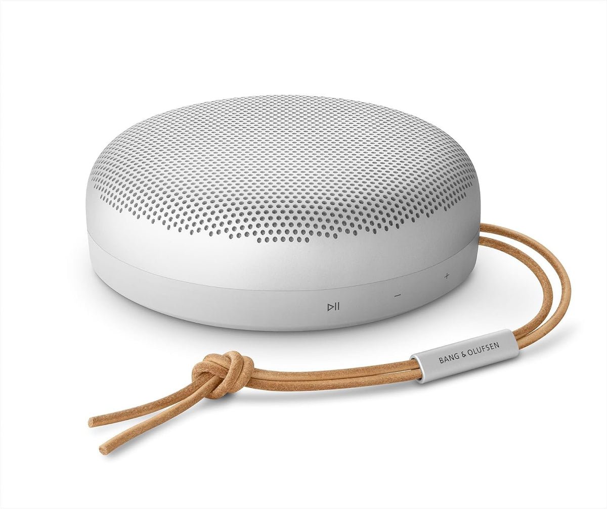 Bang & Olufsen Beosound A1 (2. Gen) – Kabelloser tragbarer IP67 wasserdichter Bluetooth-Lautsprecher mit 360-Grad-Sound, Alexa Voice Assistant & Speakerphone, 18 h Akkulaufzeit - Black Anthracite