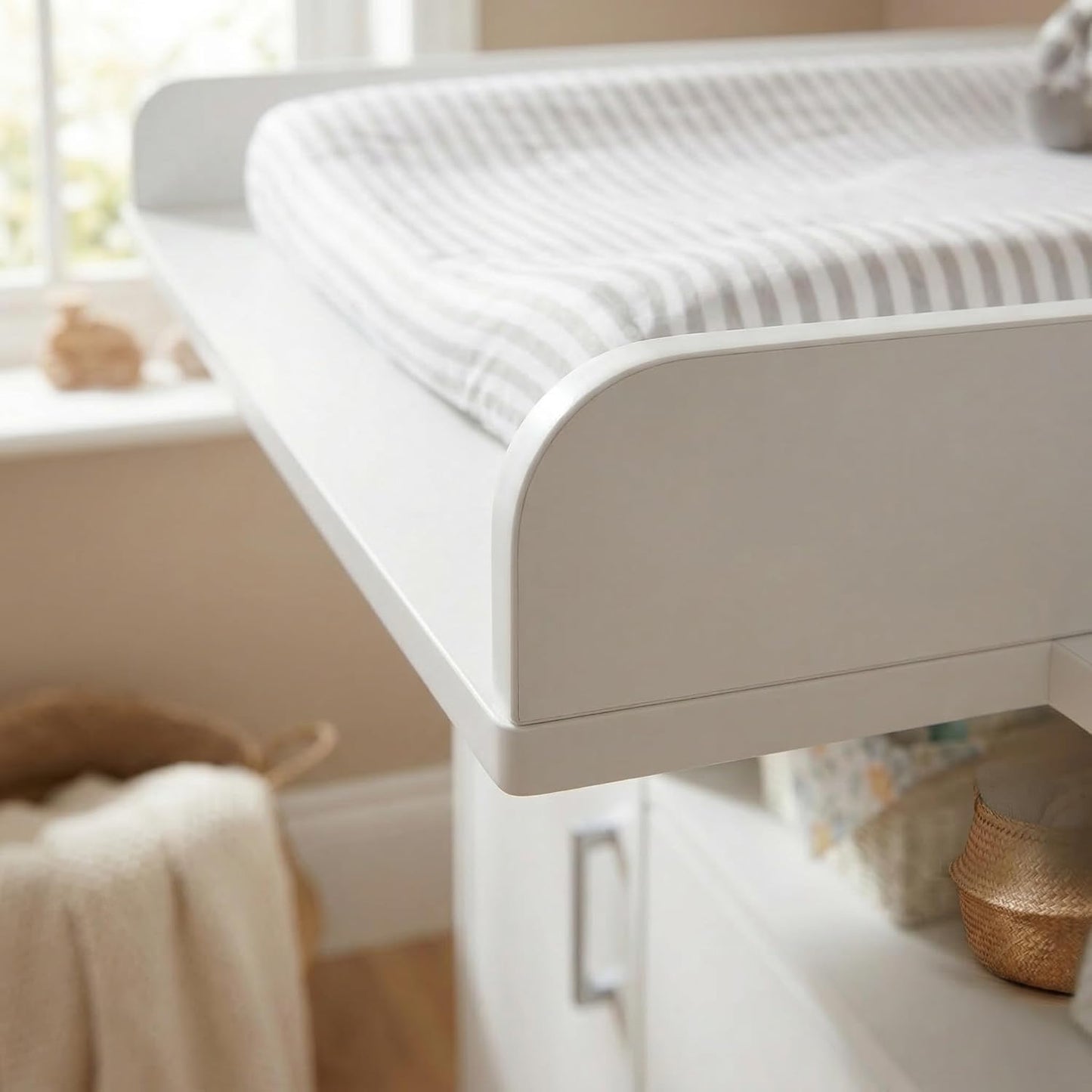 ecomi Cómoda Cambiador para bebé en Madera con Plan de Cambiar, 3 cajones, 1 puerta, Altura 100 cm, Color Blanco, Dimensiones 113x100 cm, tiradores cromados